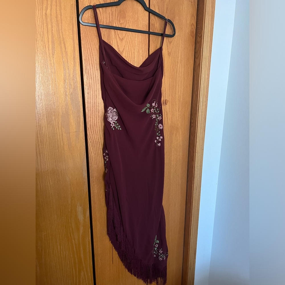 HOUSE OF CB 'Eloisa' Wine Embroidered Midi Dress size L+ - Picture 10 of 16